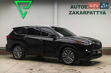 Позашляховик / Кросовер Toyota Highlander 2021 в Мукачевому