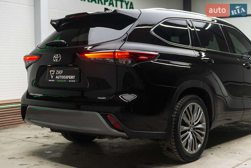 Внедорожник / Кроссовер Toyota Highlander 2021 в Мукачево