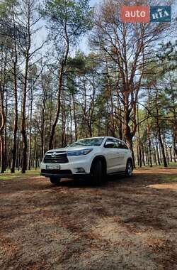 Внедорожник / Кроссовер Toyota Highlander 2015 в Николаеве