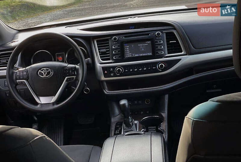 Позашляховик / Кросовер Toyota Highlander 2016 в Івано-Франківську