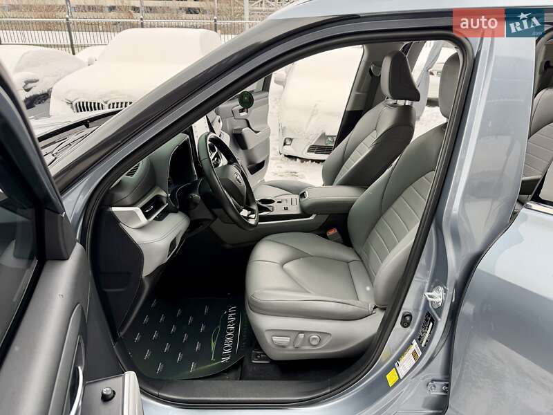 Позашляховик / Кросовер Toyota Highlander 2021 в Києві фото 29 Позашляховик / Кросовер Toyota Highlander 2021 в Києві