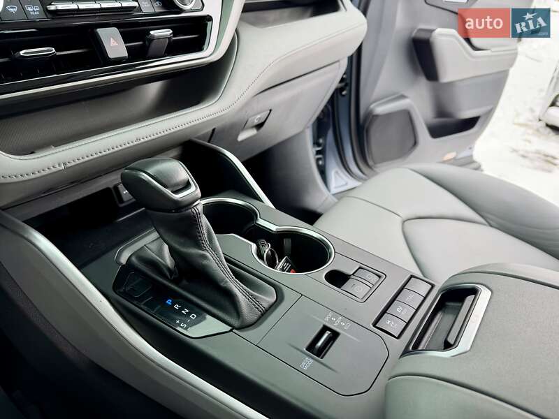 Позашляховик / Кросовер Toyota Highlander 2021 в Києві фото 35 Позашляховик / Кросовер Toyota Highlander 2021 в Києві