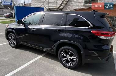Внедорожник / Кроссовер Toyota Highlander 2018 в Киеве