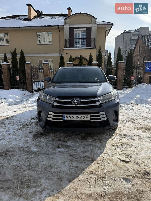 Позашляховик / Кросовер Toyota Highlander 2018 в Києві