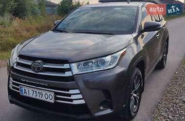 Внедорожник / Кроссовер Toyota Highlander 2017 в Киеве