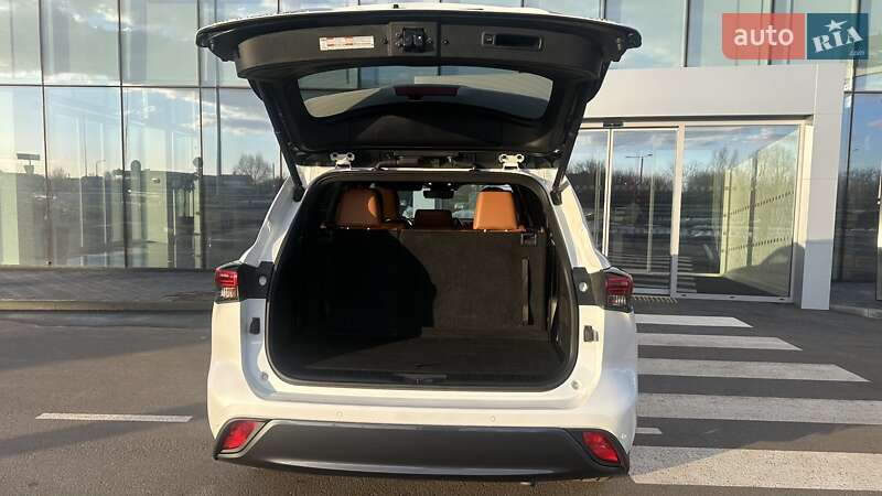 Позашляховик / Кросовер Toyota Highlander 2022 в Києві