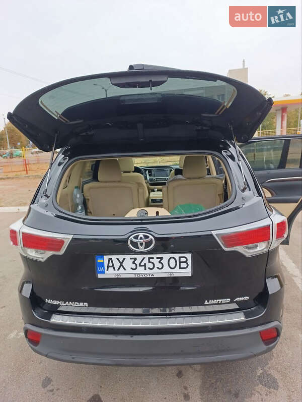 Внедорожник / Кроссовер Toyota Highlander 2015 в Харькове