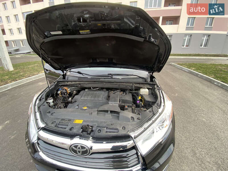 Внедорожник / Кроссовер Toyota Highlander 2015 в Харькове