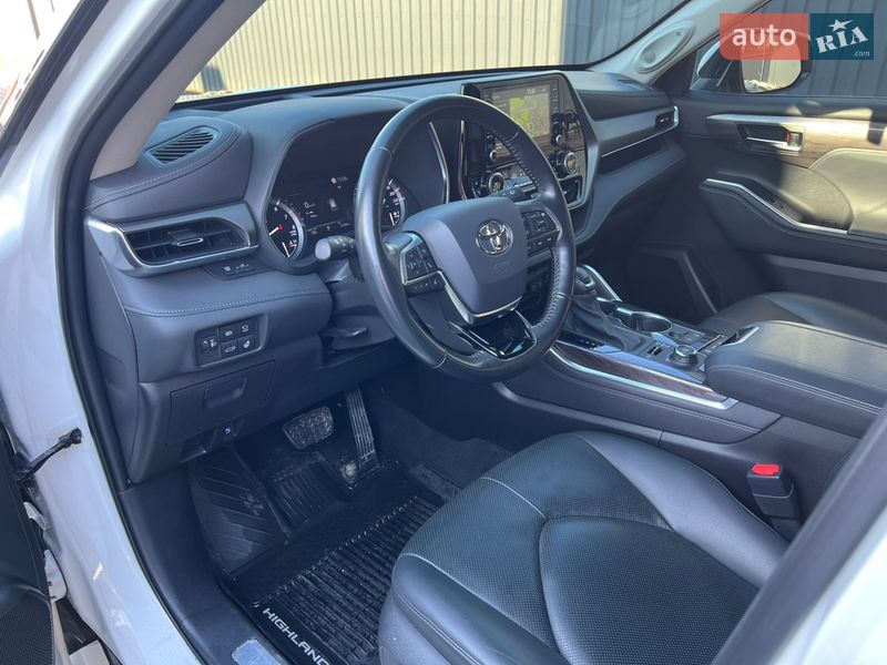 Внедорожник / Кроссовер Toyota Highlander 2020 в Киеве