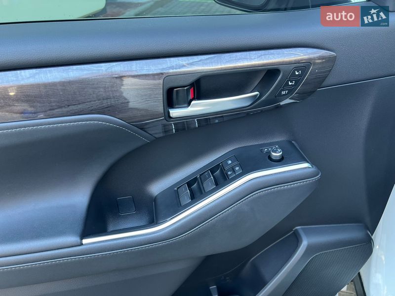 Внедорожник / Кроссовер Toyota Highlander 2020 в Киеве