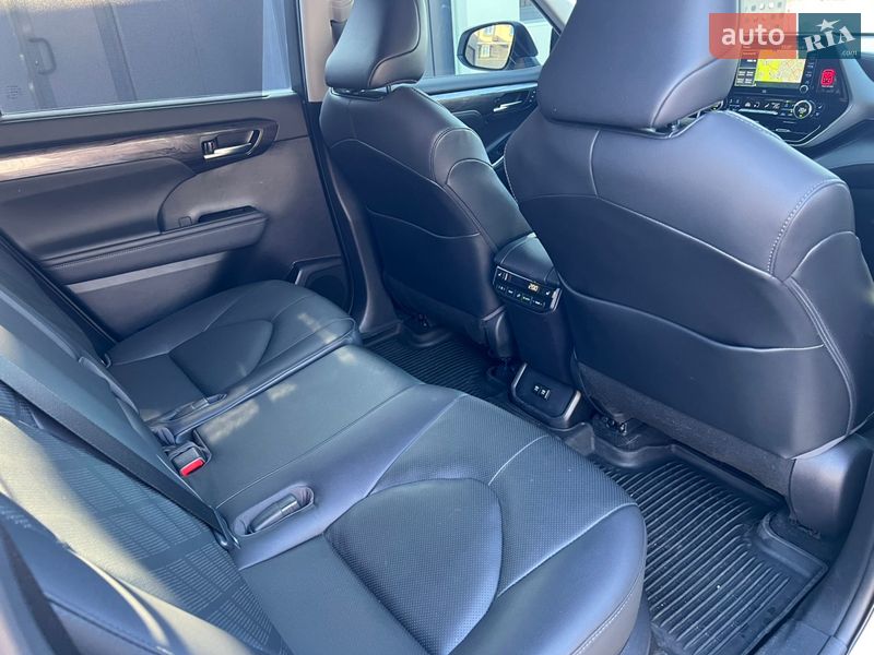 Внедорожник / Кроссовер Toyota Highlander 2020 в Киеве