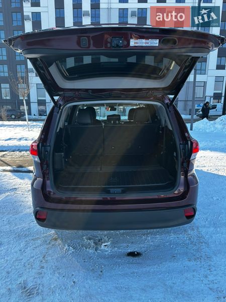 Внедорожник / Кроссовер Toyota Highlander 2018 в Ровно