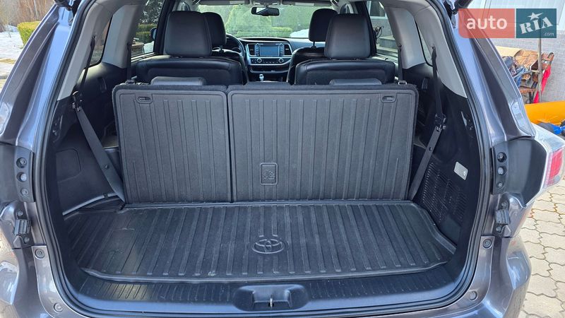 Позашляховик / Кросовер Toyota Highlander 2016 в Житомирі