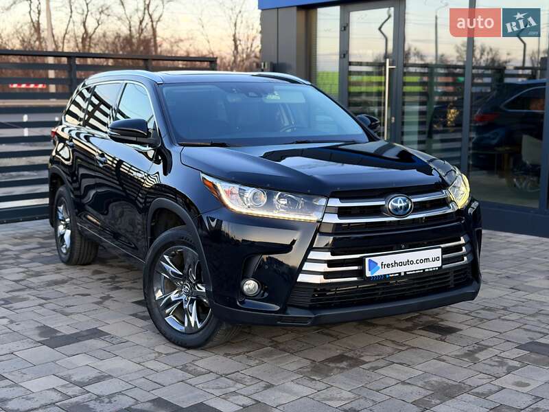 Внедорожник / Кроссовер Toyota Highlander 2018 в Ровно