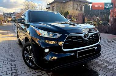 Внедорожник / Кроссовер Toyota Highlander 2020 в Хмельницком
