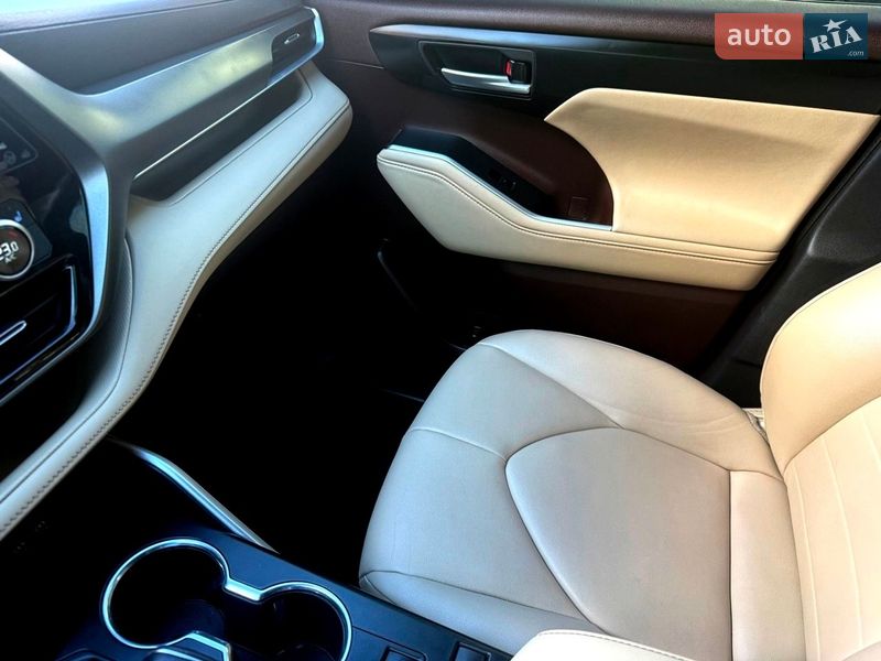 Позашляховик / Кросовер Toyota Highlander 2020 в Хмельницькому