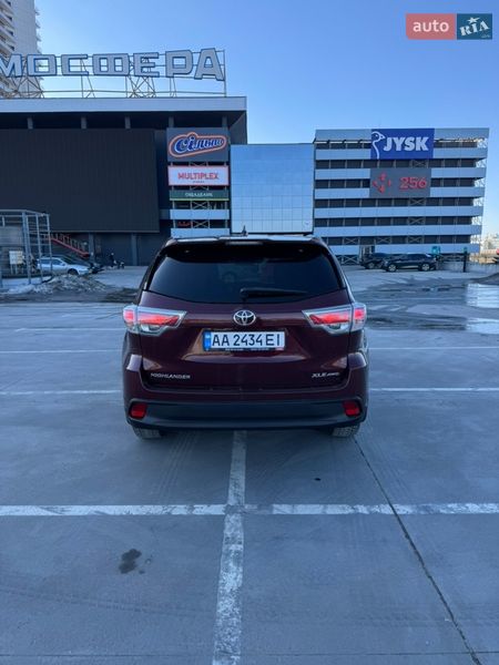 Внедорожник / Кроссовер Toyota Highlander 2016 в Киеве