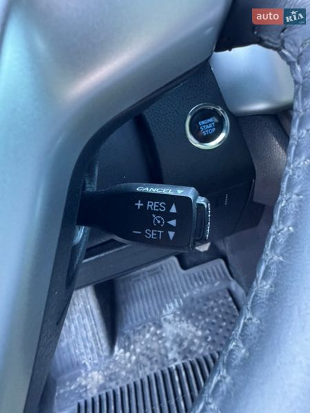 Внедорожник / Кроссовер Toyota Highlander 2016 в Киеве