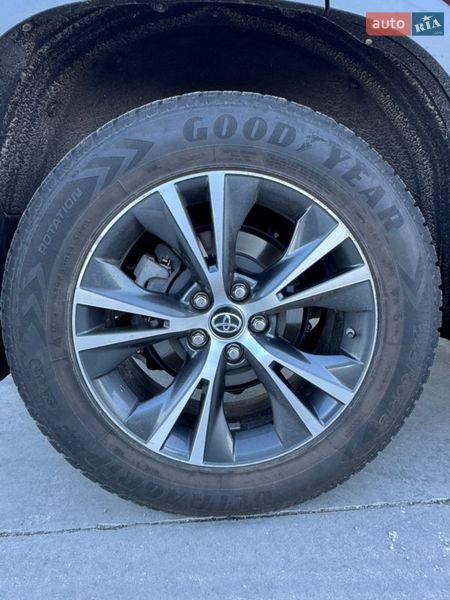 Внедорожник / Кроссовер Toyota Highlander 2016 в Киеве