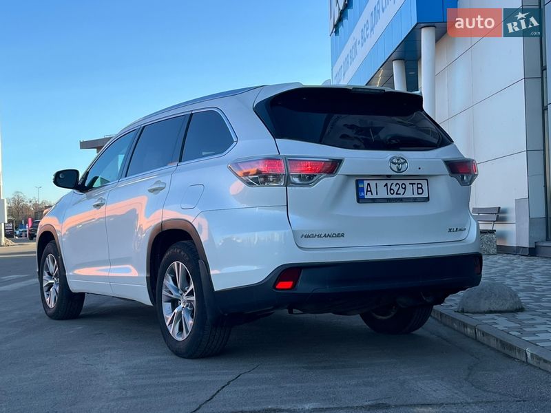 Внедорожник / Кроссовер Toyota Highlander 2014 в Киеве