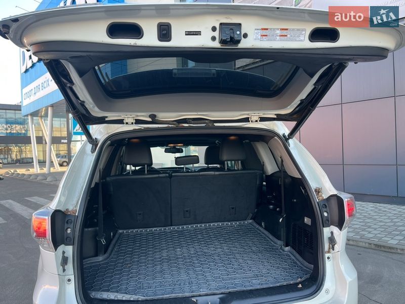 Внедорожник / Кроссовер Toyota Highlander 2014 в Киеве