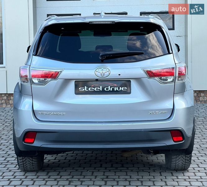Внедорожник / Кроссовер Toyota Highlander 2016 в Николаеве