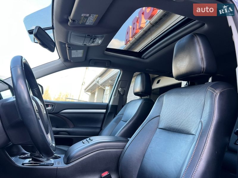 Внедорожник / Кроссовер Toyota Highlander 2016 в Николаеве