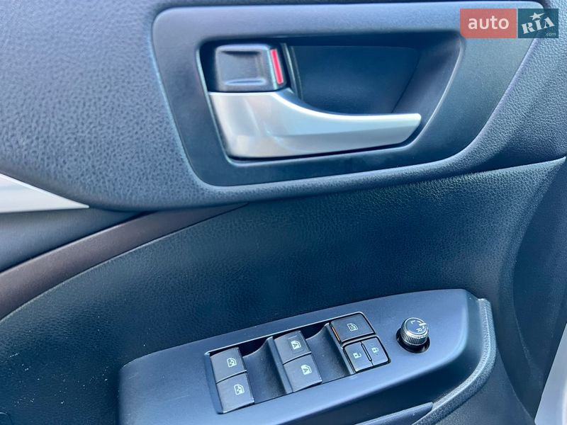 Внедорожник / Кроссовер Toyota Highlander 2016 в Николаеве