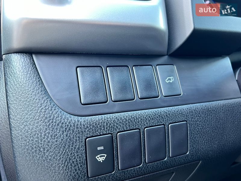 Внедорожник / Кроссовер Toyota Highlander 2016 в Николаеве