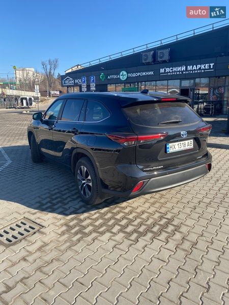 Внедорожник / Кроссовер Toyota Highlander 2024 в Хмельницком