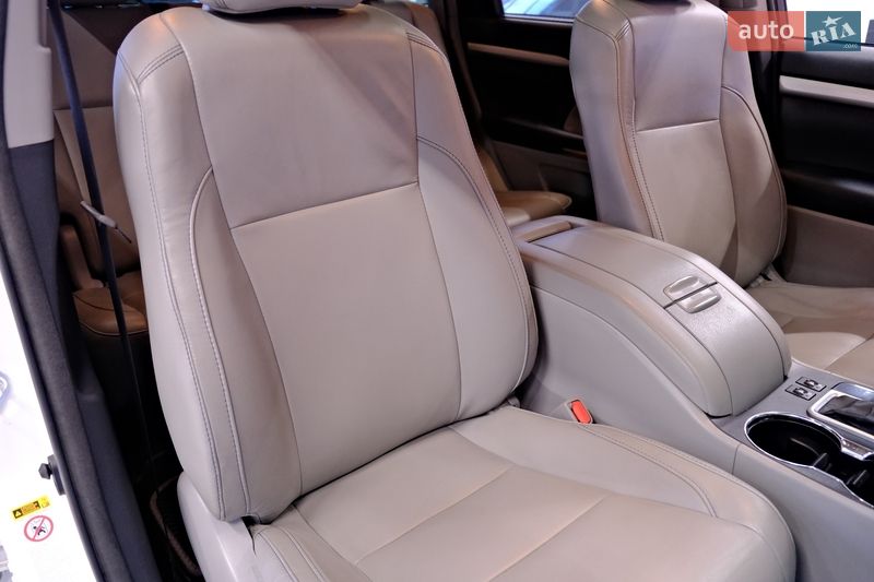 Внедорожник / Кроссовер Toyota Highlander 2017 в Одессе