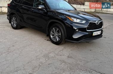 Позашляховик / Кросовер Toyota Highlander 2022 в Києві