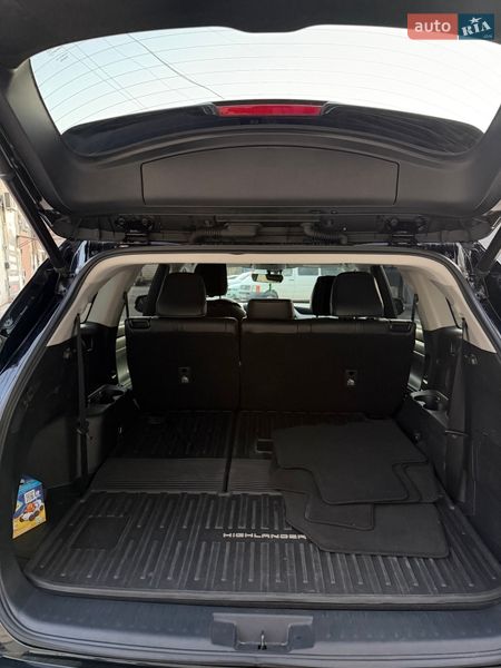 Позашляховик / Кросовер Toyota Highlander 2022 в Києві