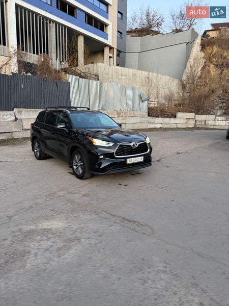 Позашляховик / Кросовер Toyota Highlander 2022 в Києві