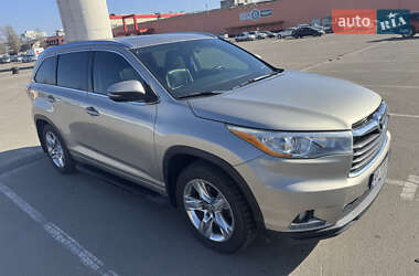 Внедорожник / Кроссовер Toyota Highlander 2016 в Киеве
