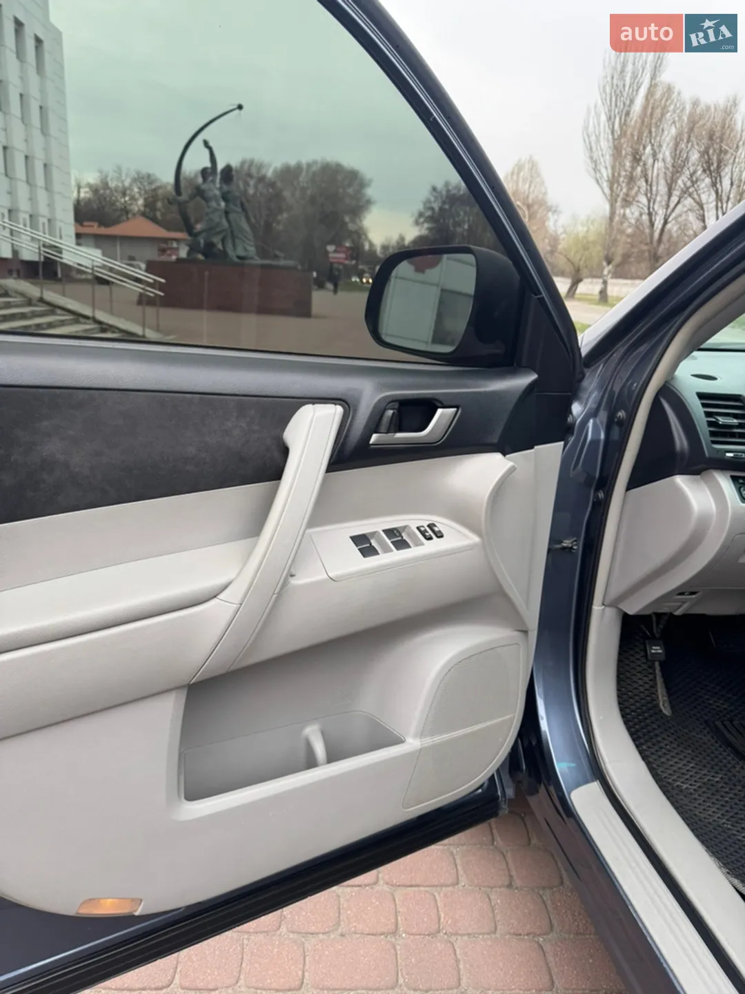 2013 Toyota Highlander - мініатюра 16