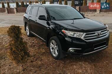 Внедорожник / Кроссовер Toyota Highlander 2011 в Черновцах