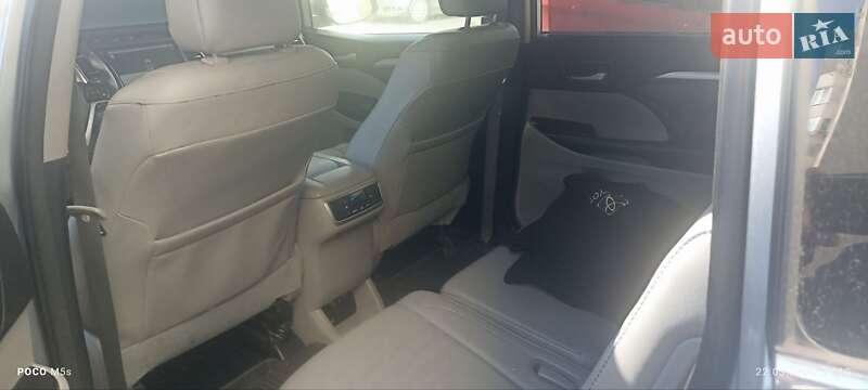 Позашляховик / Кросовер Toyota Highlander 2018 в Києві