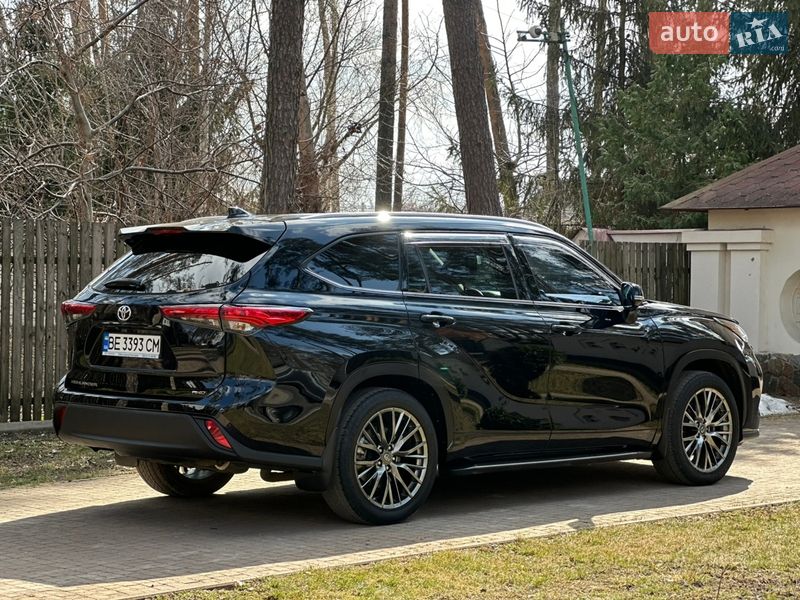 Позашляховик / Кросовер Toyota Highlander 2020 в Києві