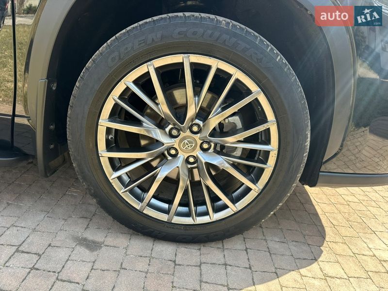 Позашляховик / Кросовер Toyota Highlander 2020 в Києві