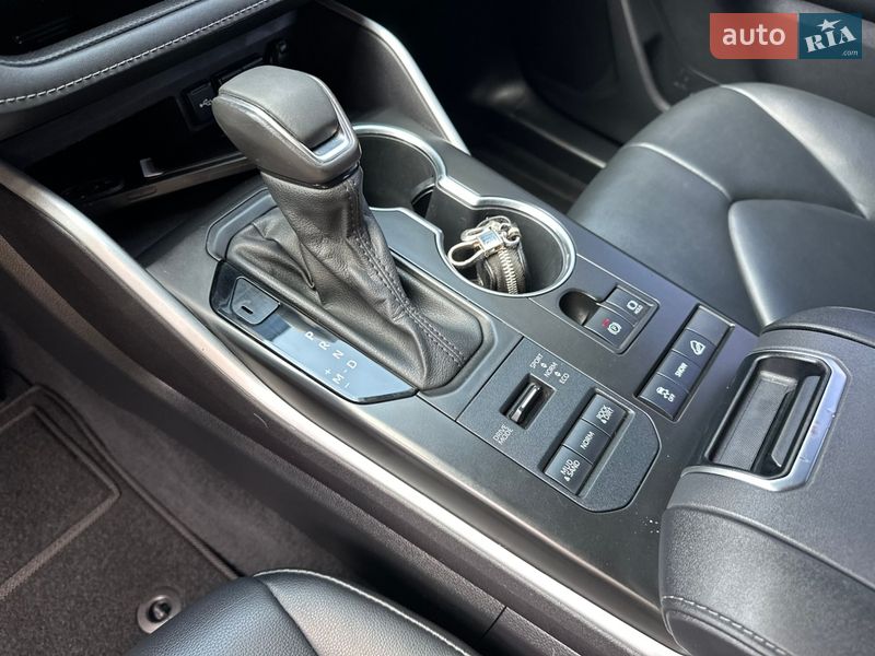 Позашляховик / Кросовер Toyota Highlander 2020 в Києві