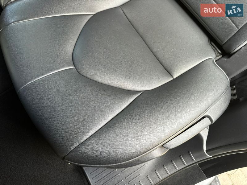 Позашляховик / Кросовер Toyota Highlander 2020 в Києві