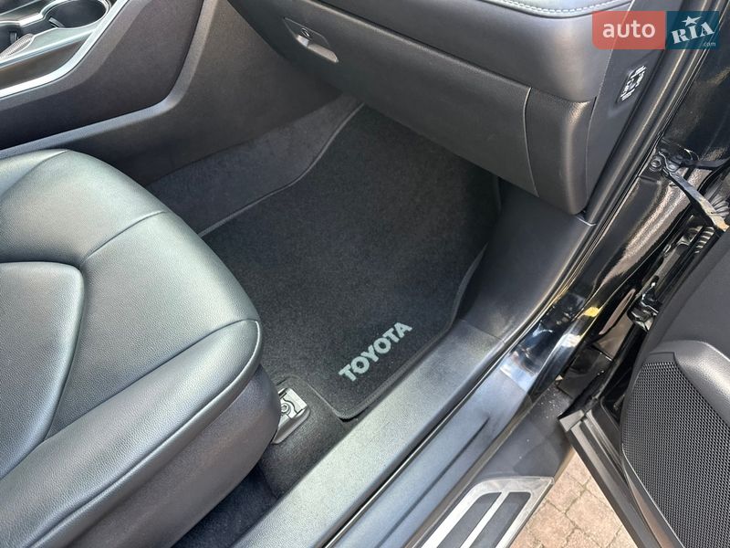 Позашляховик / Кросовер Toyota Highlander 2020 в Києві