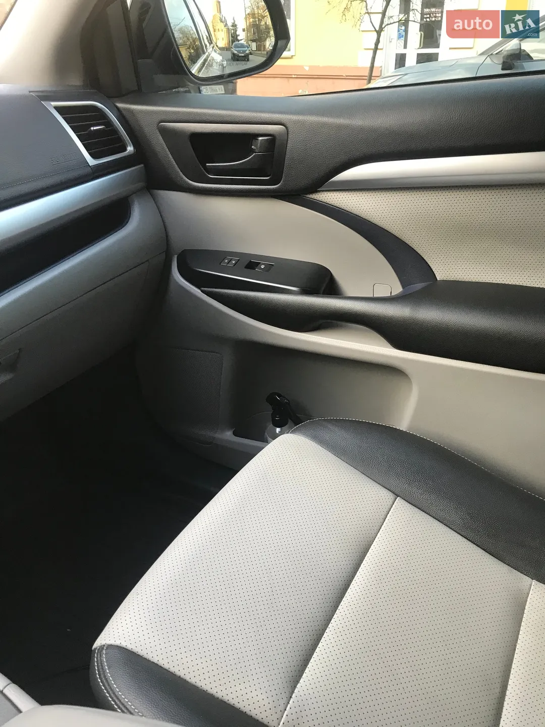 2017 Toyota Highlander - мініатюра 14