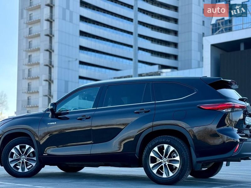 Внедорожник / Кроссовер Toyota Highlander 2020 в Киеве