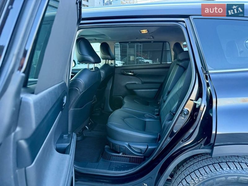 Внедорожник / Кроссовер Toyota Highlander 2020 в Киеве