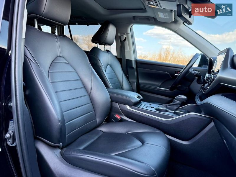 Внедорожник / Кроссовер Toyota Highlander 2020 в Киеве