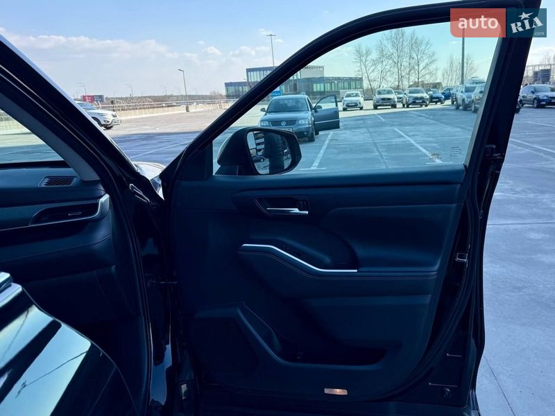 Внедорожник / Кроссовер Toyota Highlander 2020 в Киеве