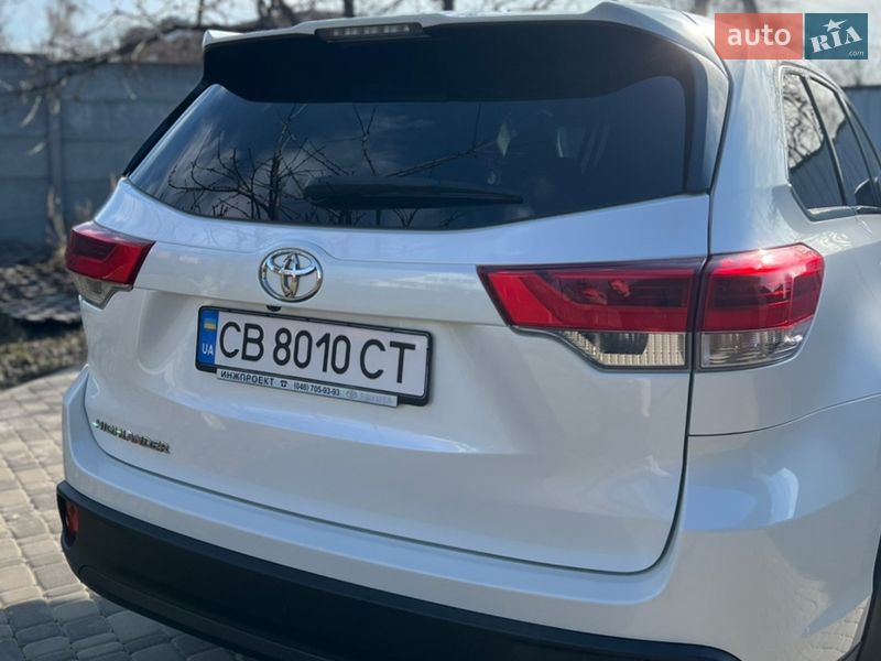 Позашляховик / Кросовер Toyota Highlander 2017 в Ніжині
