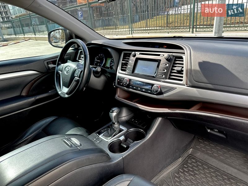 Позашляховик / Кросовер Toyota Highlander 2015 в Харкові